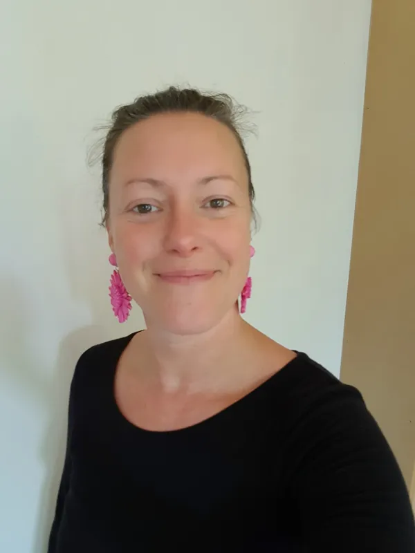 Portrait de Pauline Benatre, accompagnatrice sociale et parentale à Laval.