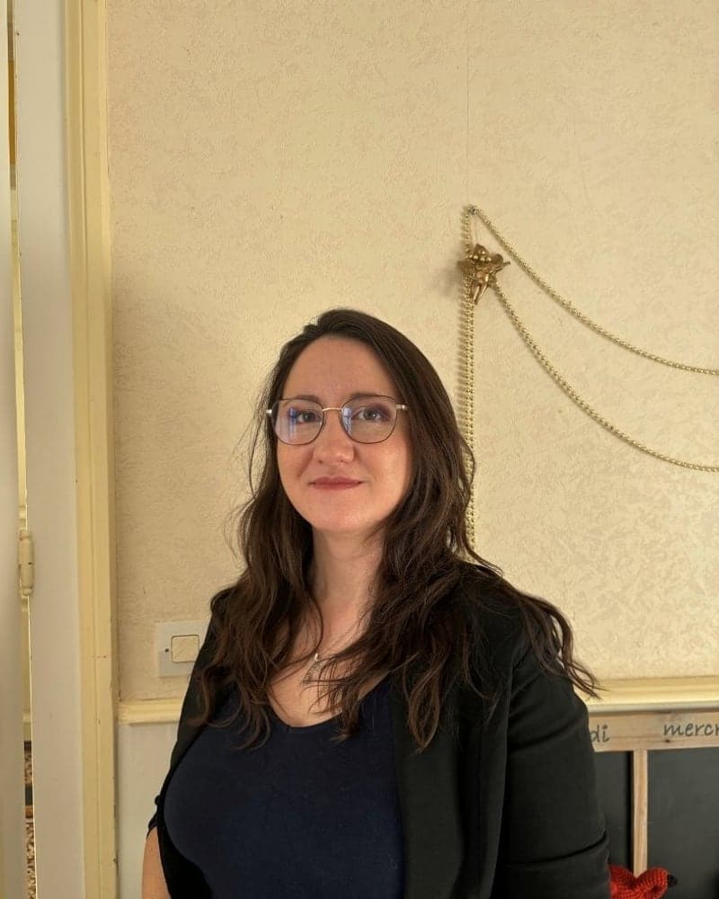 Portrait de Laetitia Berneau, responsable de la maison de Ligueil.